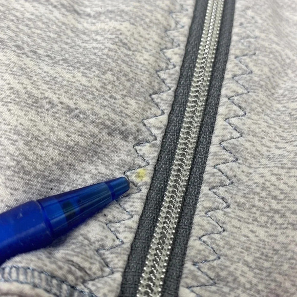 Lululemon Run Nada commuter denim white / fossil jacket athletic size 2 - Picture 17 of 17